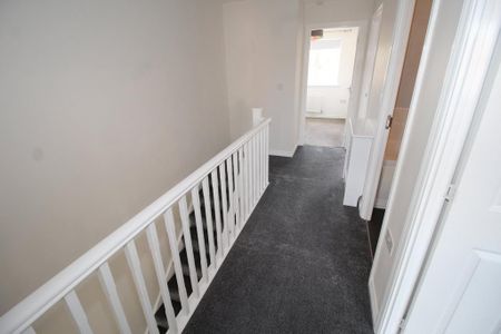 4 bedroom detached house to rent - Photo 5