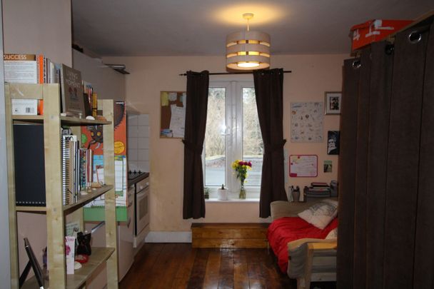 Studio Flat, Mountfield Road, N3 - Photo 1