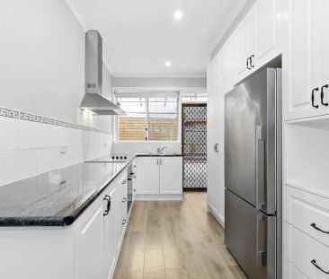 Short walk to Main Street - Photo 5