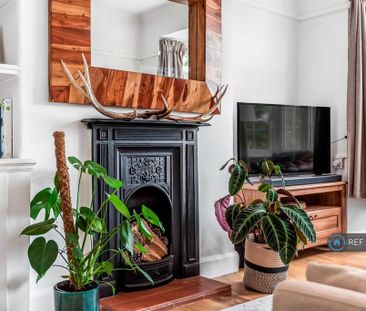 2 bedroom maisonette to rent - Photo 2