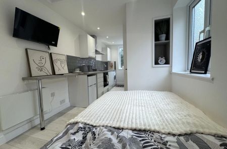 Knighton Fields Road East, Knighton Fields, Leicester, LE2 - Photo 3