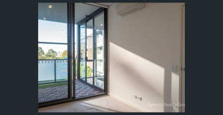 Spacious size 1 bedroom 1 carspace with study in HEART of Zetland - Photo 4