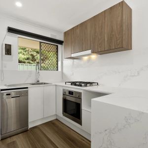 Renovated Two Bedroom Unit in Perfect Camden Park Location - Photo 2
