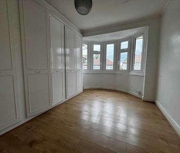 Rushden Gardens, Ilford, IG5 - Photo 6