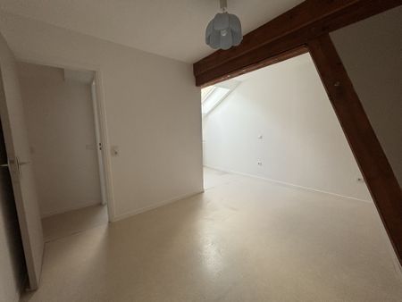 Location Appartement 2 pièces 37m² CHARLIEU 42190 - Photo 4