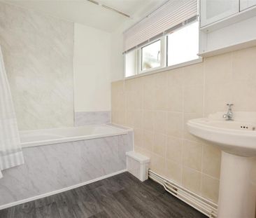 2 bedroom ground floor flat to rent - Photo 6
