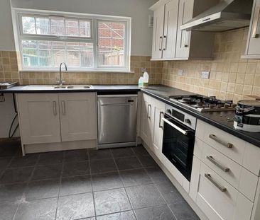 3 bedroom terraced house to rent - Photo 4