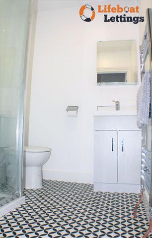 1 bedroom in a house share to rent - Photo 4