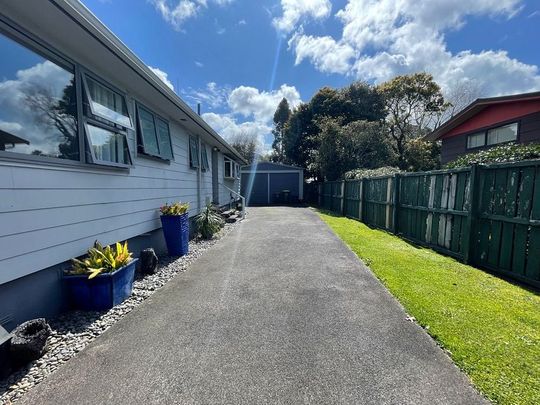 Tidy 3 Bedroom 1 Bathroom House - Pet Friendly - Photo 1