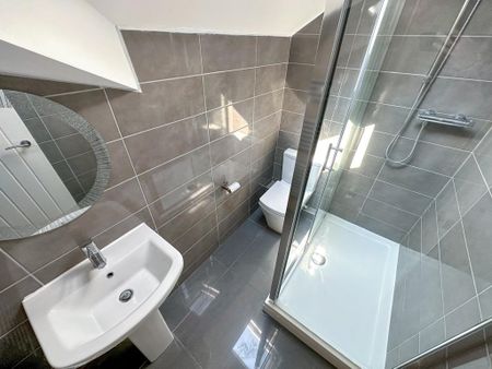 6 bedroom terraced house to rent - Photo 4