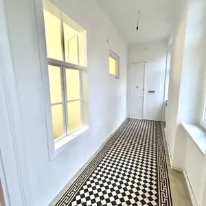 SANIERTES ALTBAUJUWEL: PROVISIONSFREIE, UNBEFRISTETE 133 m² 4-ZIMMER-WOHNUNG, WG-GEEIGNET, IN U4/U6 NÄHE ZU MIETEN! - Foto 3