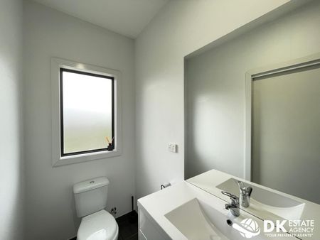 Comfy and Convenience Location - Photo 3