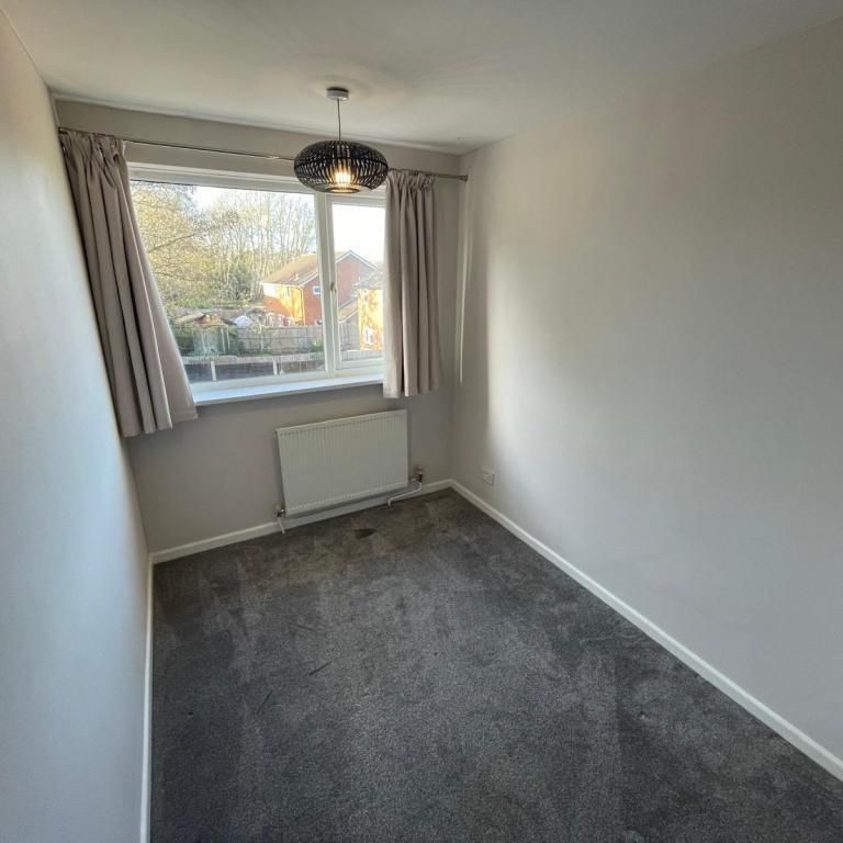 3 bedroom end of terrace house to rent - Photo 1