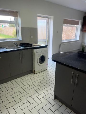 1 bedroom in a house share to rent - Photo 5