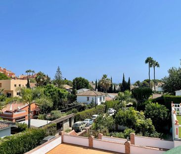 Luxury Villa for rent in Nueva Andalucia, Andalusia - Photo 1