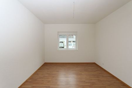 Large renovated apartment - Photo 2