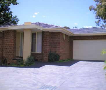 3 Bedroom Single Storey Townhouse in Fantastic Location! - Photo 1