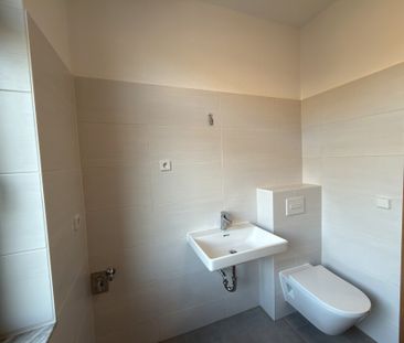 Einbauküche - Badewanne - Tageslichtbad - Stellplatz | 2-Zimmer-Woh... - Foto 5