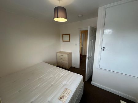 5 bedroom semi-detached house to rent - Photo 5