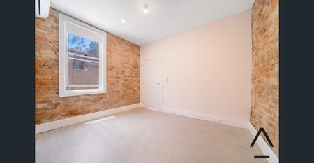 Spacious One Bedroom Apartment - Photo 2