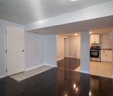 **ALL UTILITIES INCLUDED** 2 Bedroom Unit in the North End!! - Photo 3