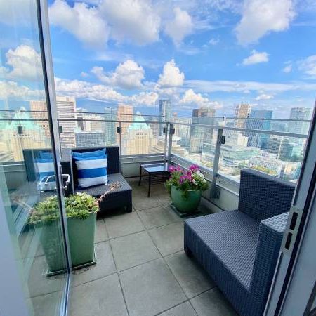 FURNISHED LUXURY*HEARTofDT*SPECTACULAR VIEW*KING/QUEEN+OFFICE+2 DECKS! - Photo 3