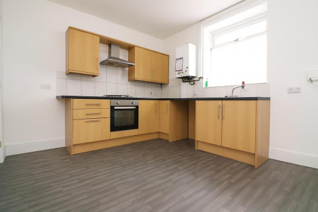 2 bedroom terraced house to rent - Photo 4