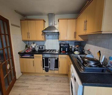 4 bedroom terraced house to rent - Photo 1