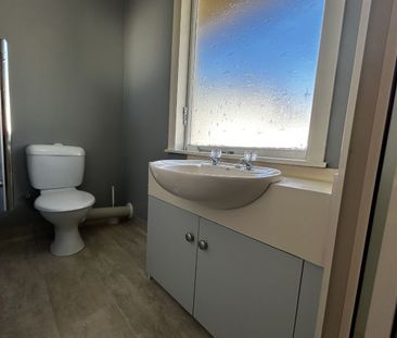 Studio Unit in Prime Riccarton Location - Photo 3