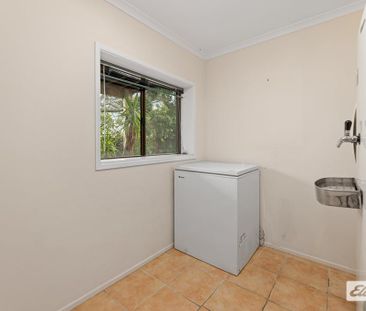 Spacious home with Room for the Boat & Caravan - Photo 6
