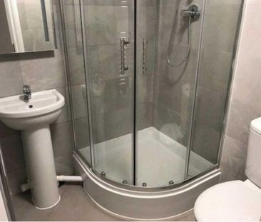 6 bedroom semi-detached house to rent - Photo 3