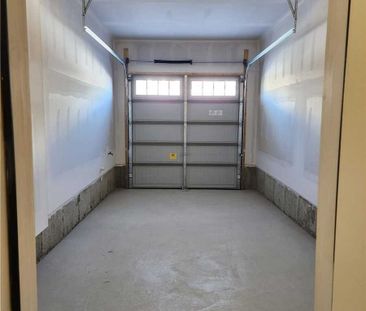 For Lease - 68 Copperhill Heights, Barrie, Ontario - Photo 3