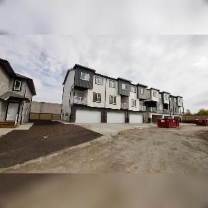 3 Bed 2.5 Bath Dbl Garage Balcony Townhouse For Rent Leduc - Photo 3