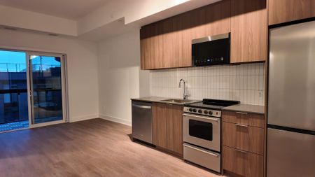 For Lease - 3008 William Cutmore Boulevard Unit# 712, Oakville, Ontario - Photo 3