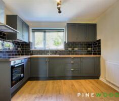 3 BEDROOM House - Semi-Detached - Photo 2