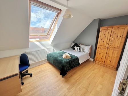 6 Bedrooms, 21 St George’s Road – Student Accommodation Coventry - Photo 4