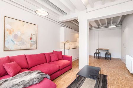 An ideal one bedroom apartment in a stylish converted warehouse. - Photo 4