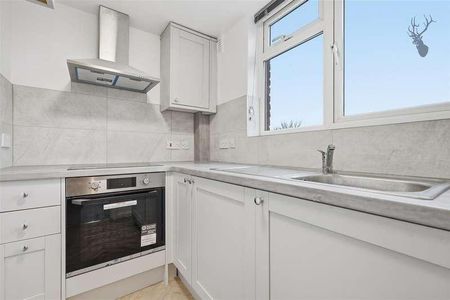 High Street, Epping, CM16 - Photo 2