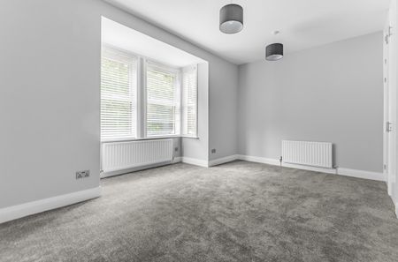 5 bedroom detached house to rent - Photo 4