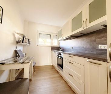 Neustadt – schicke Drei-Zimmer-Wohnung mit Loggia und Einbauküche! - Photo 5