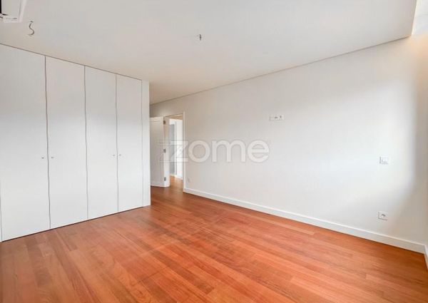 Apartamento T4 em Porto