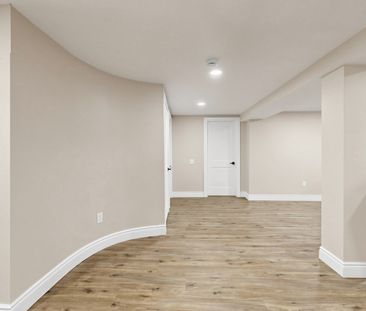 For Lease - 6 Mcquarrie Lane, Vaughan, Ontario - Photo 3