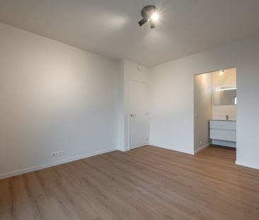 Ruim en lichtrijk appartement met open zicht en zonnig terras, in h... - Photo 5