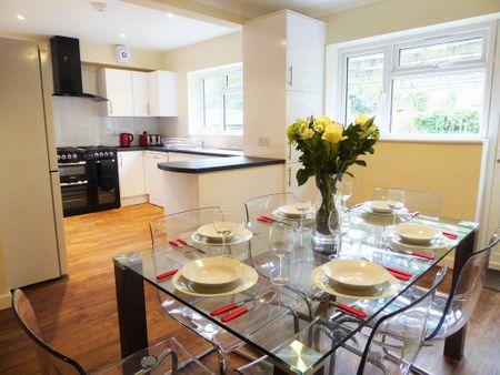 House to rent - Photo 4