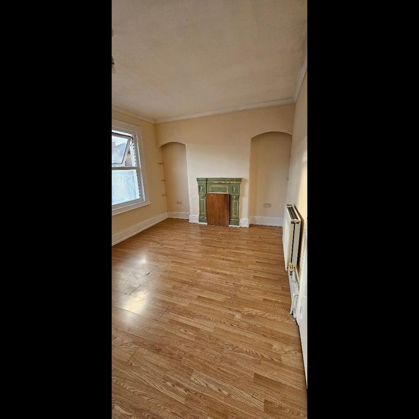 3 Bed Semi-Detached House, Sangley Road, SE6 - Photo 1