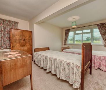 4 bedroom detached house to rent - Photo 1