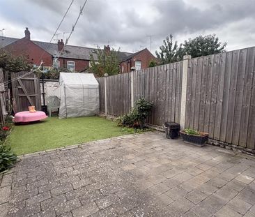To Let - Photo 6