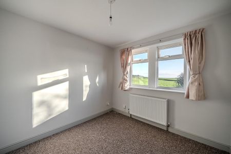 4 bedroom detached bungalow to rent - Photo 4