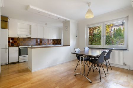 Lindholmsbacken, Skärholmen - Photo 5