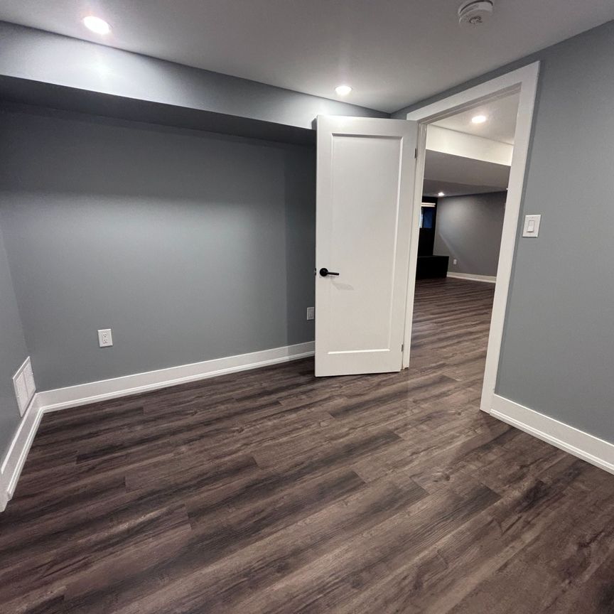 For Lease - 185 Bonaventure Drive Unit# 2, Hamilton, Ontario - Photo 1
